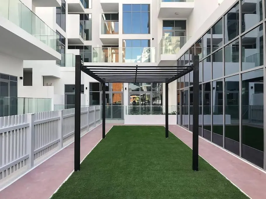 Studio - Pool - Parking - Wi-Fi - Elysee 1 - דובאי 0*,  איחוד האמירויות הערביות